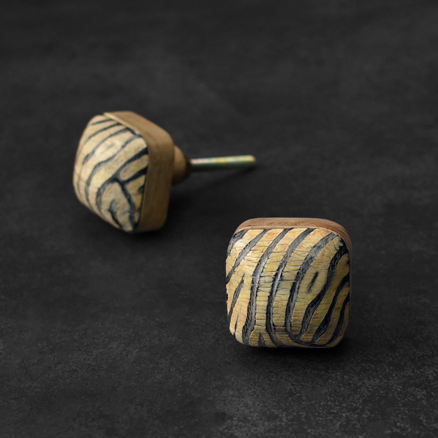 Elowen Chic Square Horn Cabinet Drawer Knob