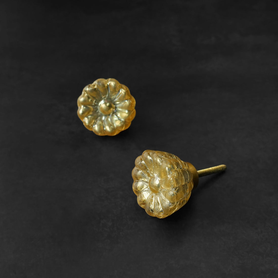 Tiland Crackled Jasmine Glass Cabinet Door Knob