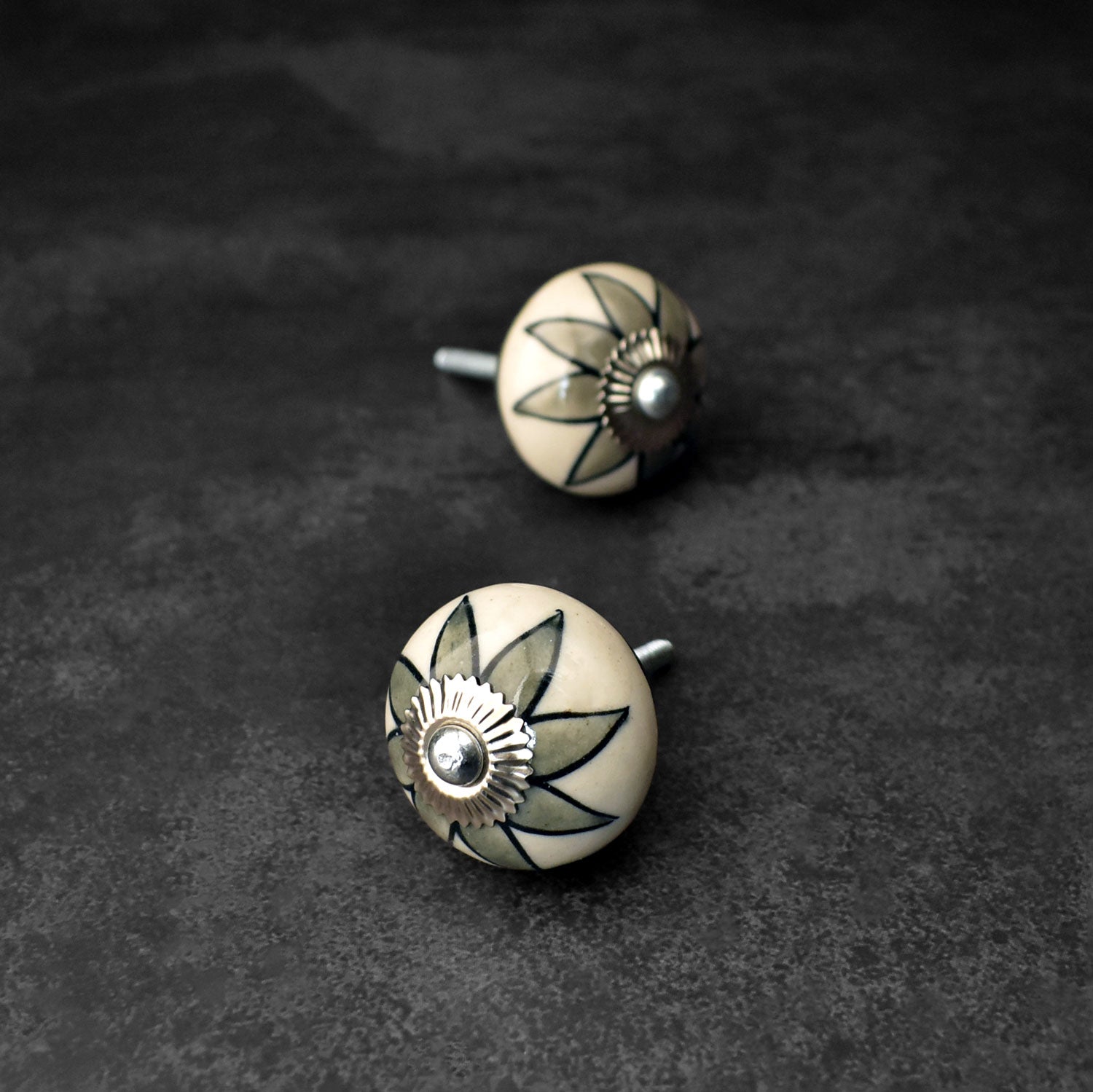 Campanula Grey Flower Ceramic Knob Pull