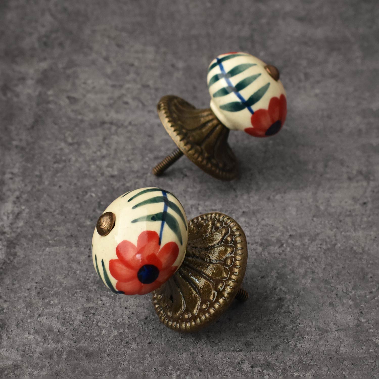 Giverny Antique Backplate Floral Ceramic Drawer Knob – Spruce and Pop Giverny Antique Backplate Floral Ceramic Drawer Knob – Spruce and Pop