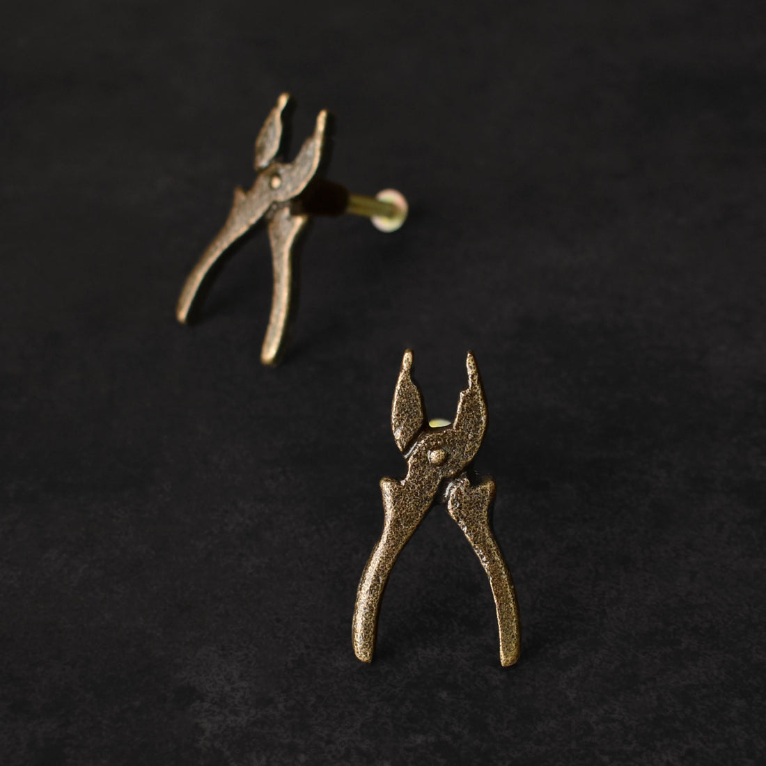 Rubens Pliers Unique Cupboard Knob