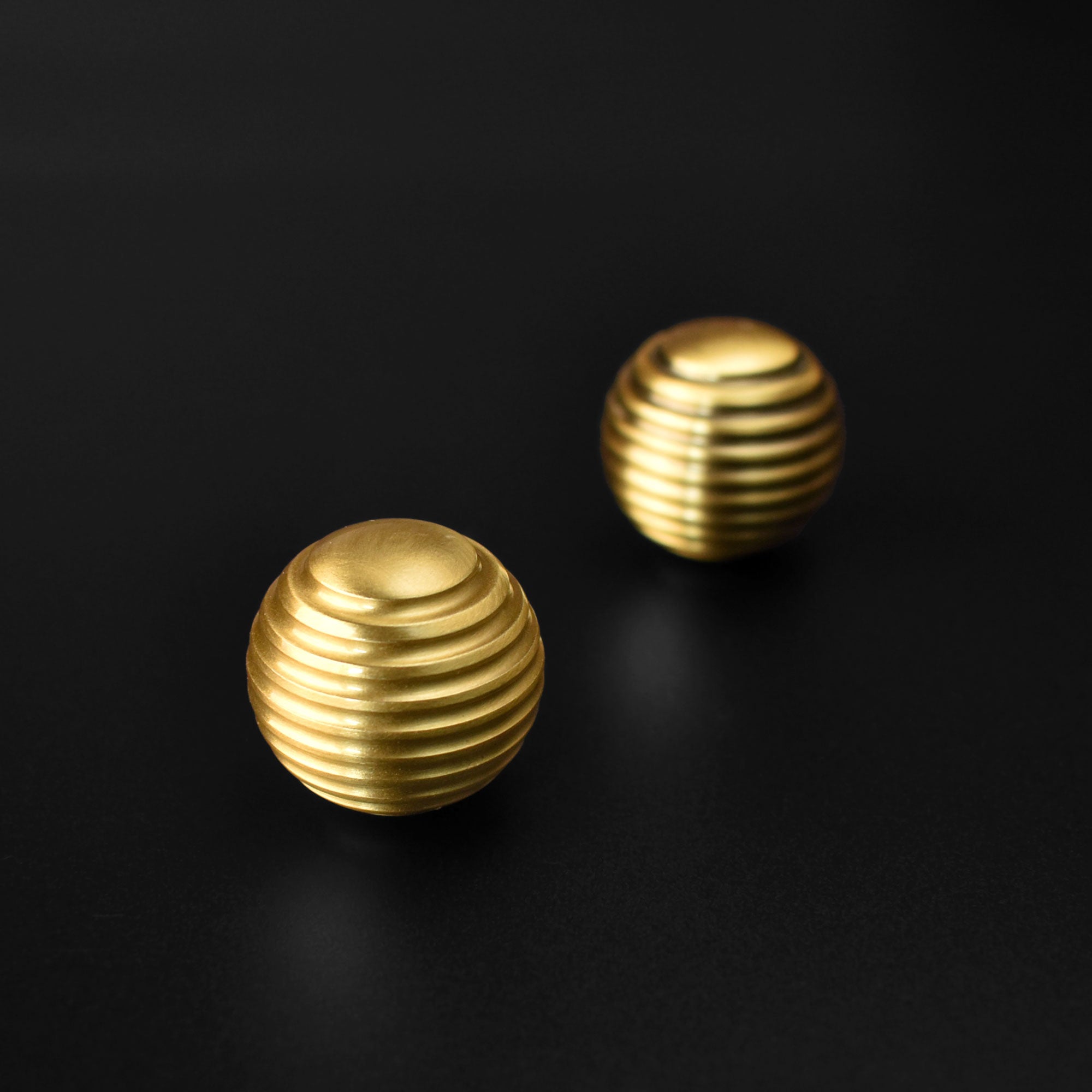 Spira Brass Beehive Drawer Knob and Pull