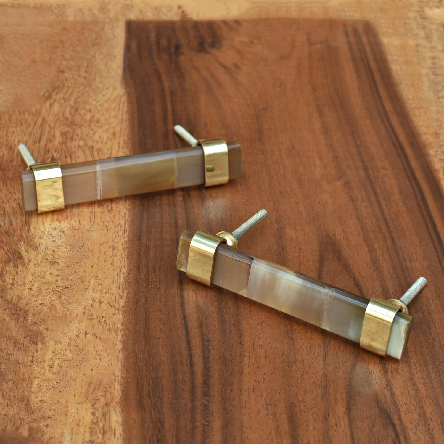 dresser handle and pull