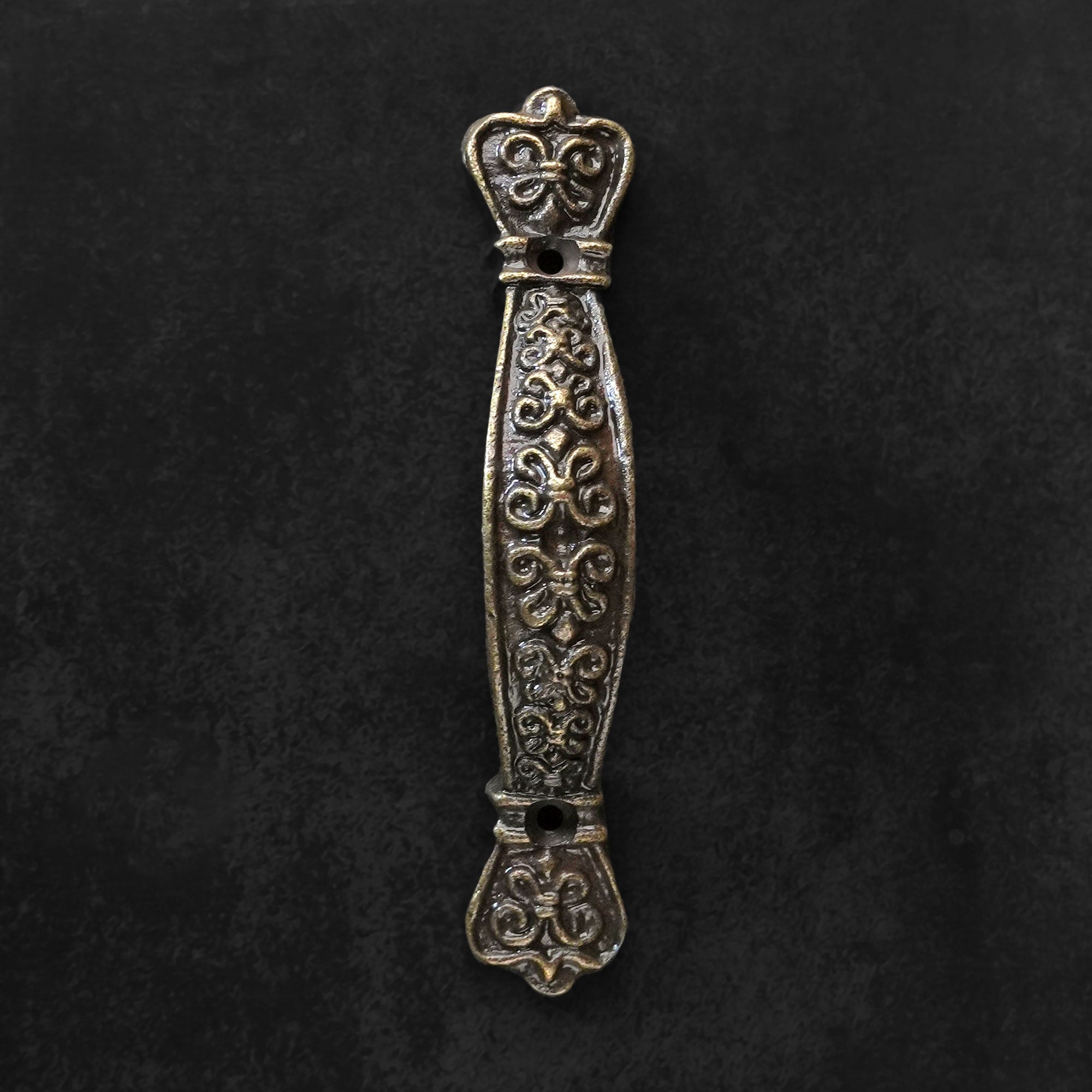 Heathcliff Antique Cabinet Wardrobe Handle Pull
