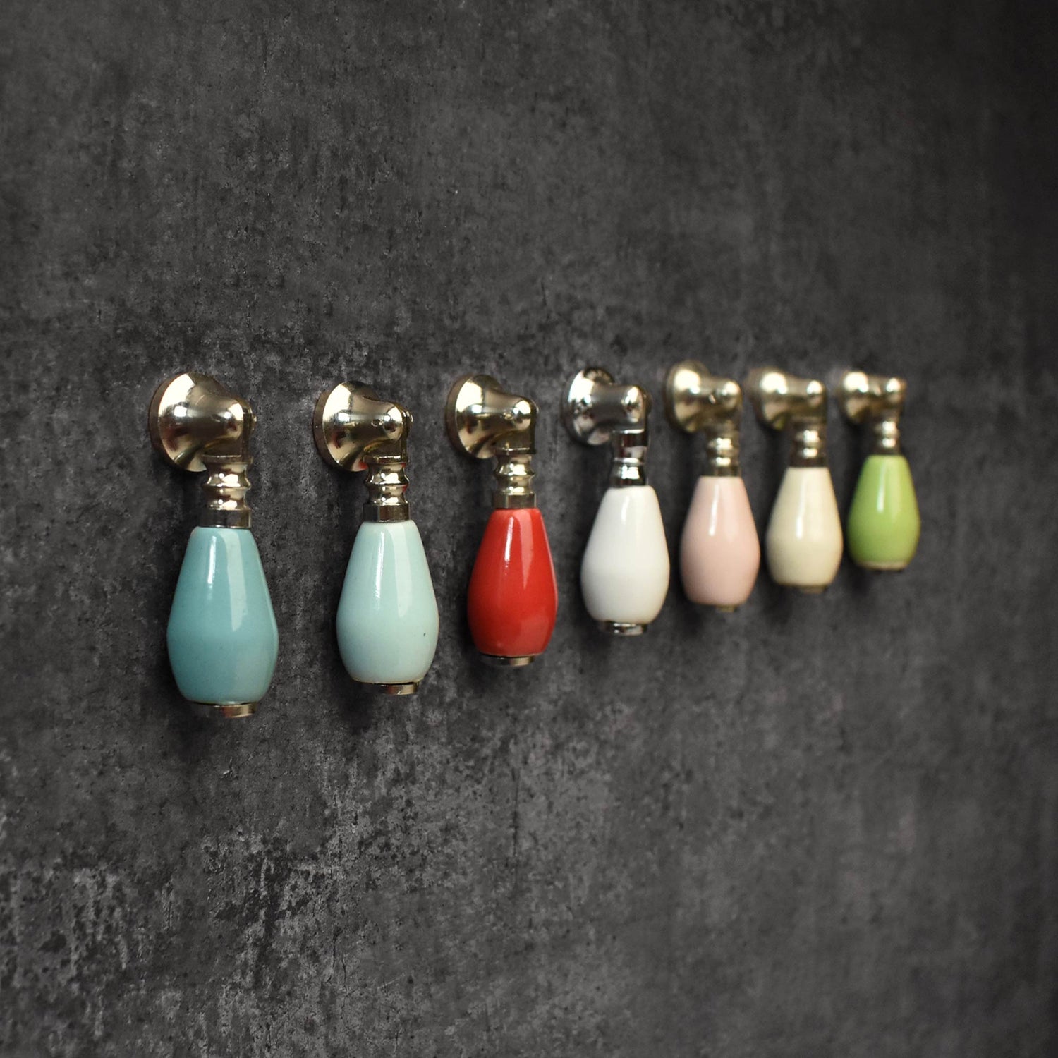 Ceramic hanging pulls for cabinets and drawers