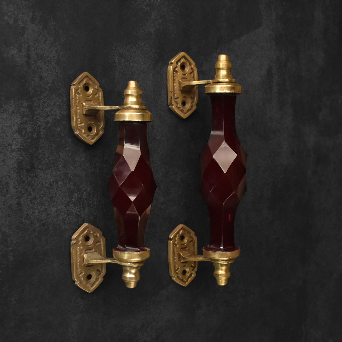 Mersin Maroon Glass Brass Cabinet and Drawer Handle