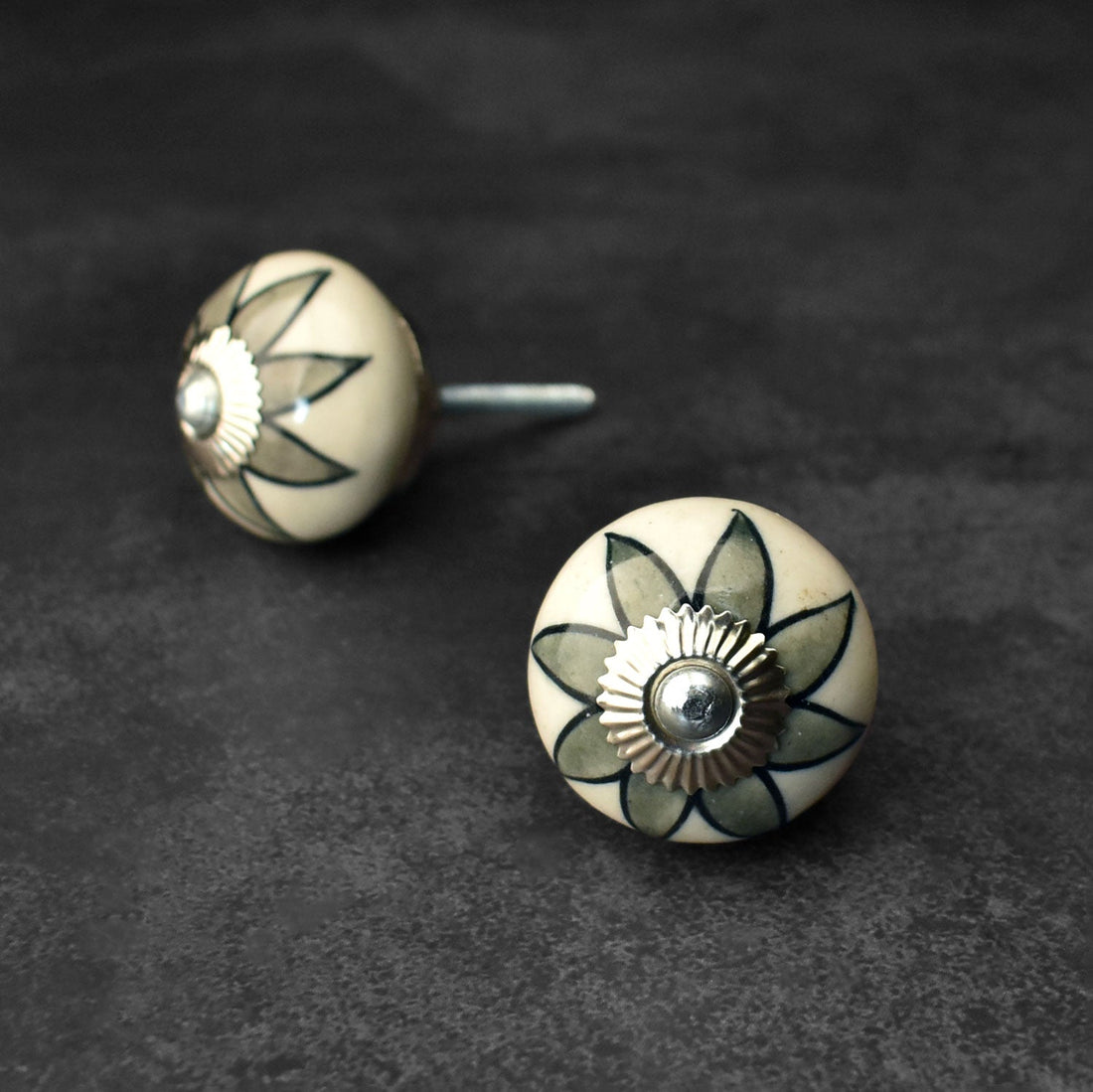 Campanula Grey Flower Ceramic Knob Pull