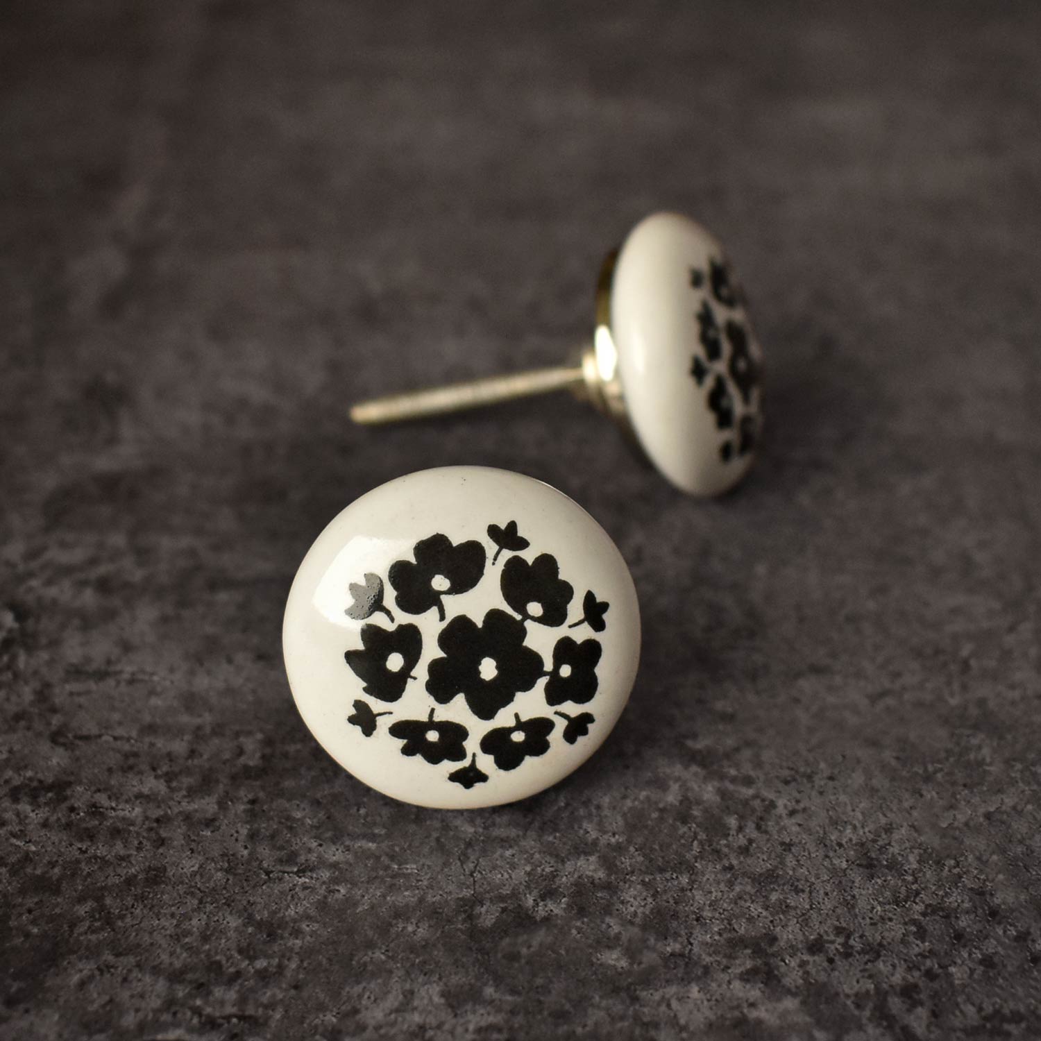 Amate Black Flowers Ceramic Knob for Drawers