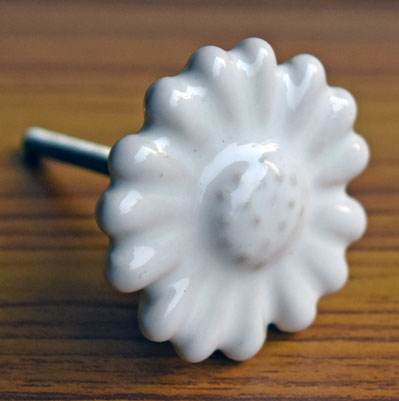 Luminaire White Marigold Ceramic Drawer Knob