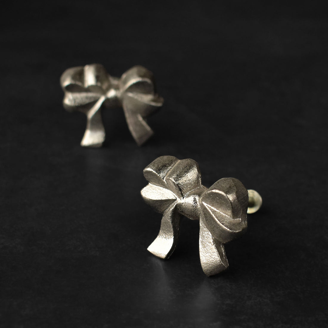 Calantha Silver Bowtie Drawer Knob