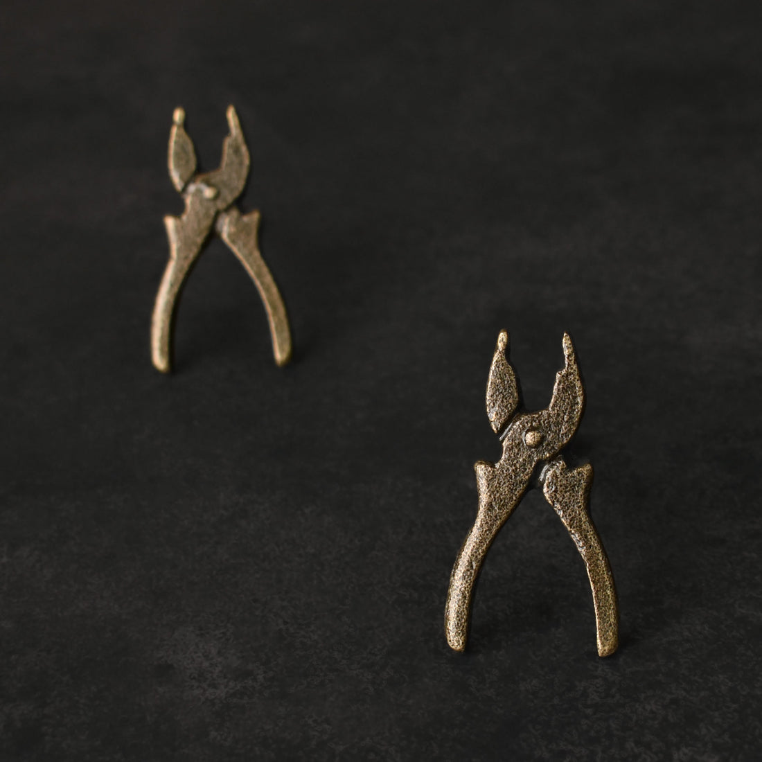 Rubens Pliers Unique Cupboard Knob