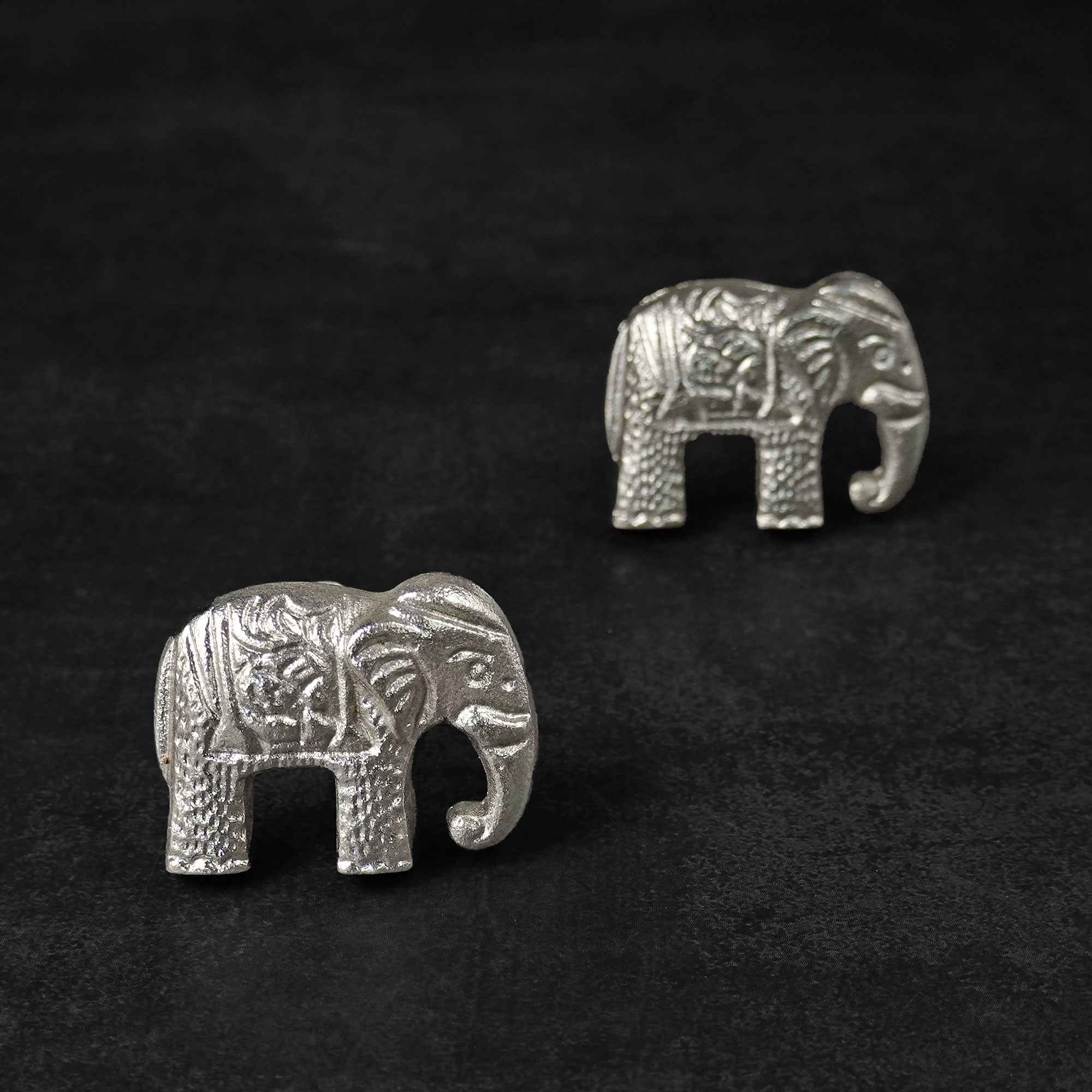 Raja the Silver Elephant Metal Cabinet Drawer Knob