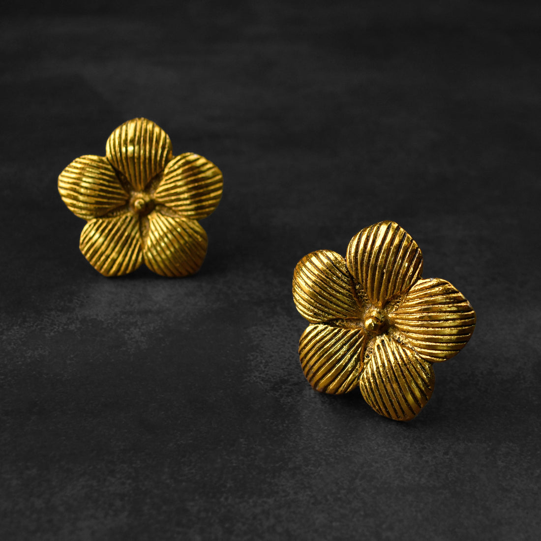 Solenne Gold Flower Cabinet Knob