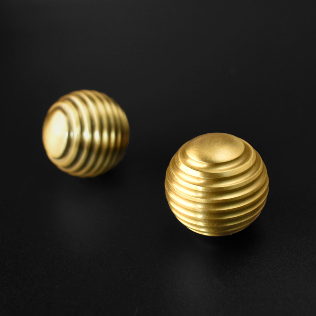 Spira Brass Beehive Drawer Knob and Pull