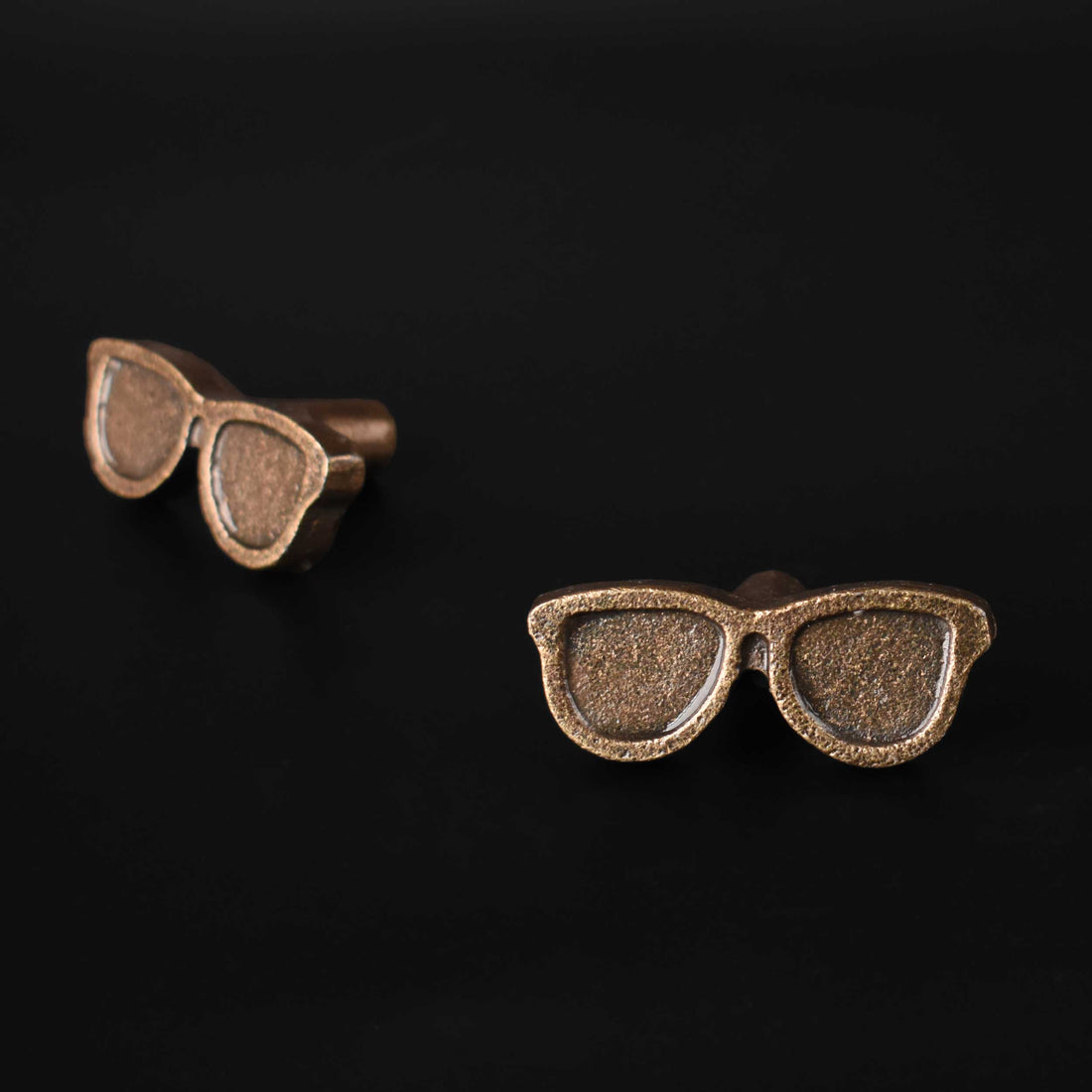 Wayfarer Antique Dresser Drawer Knob