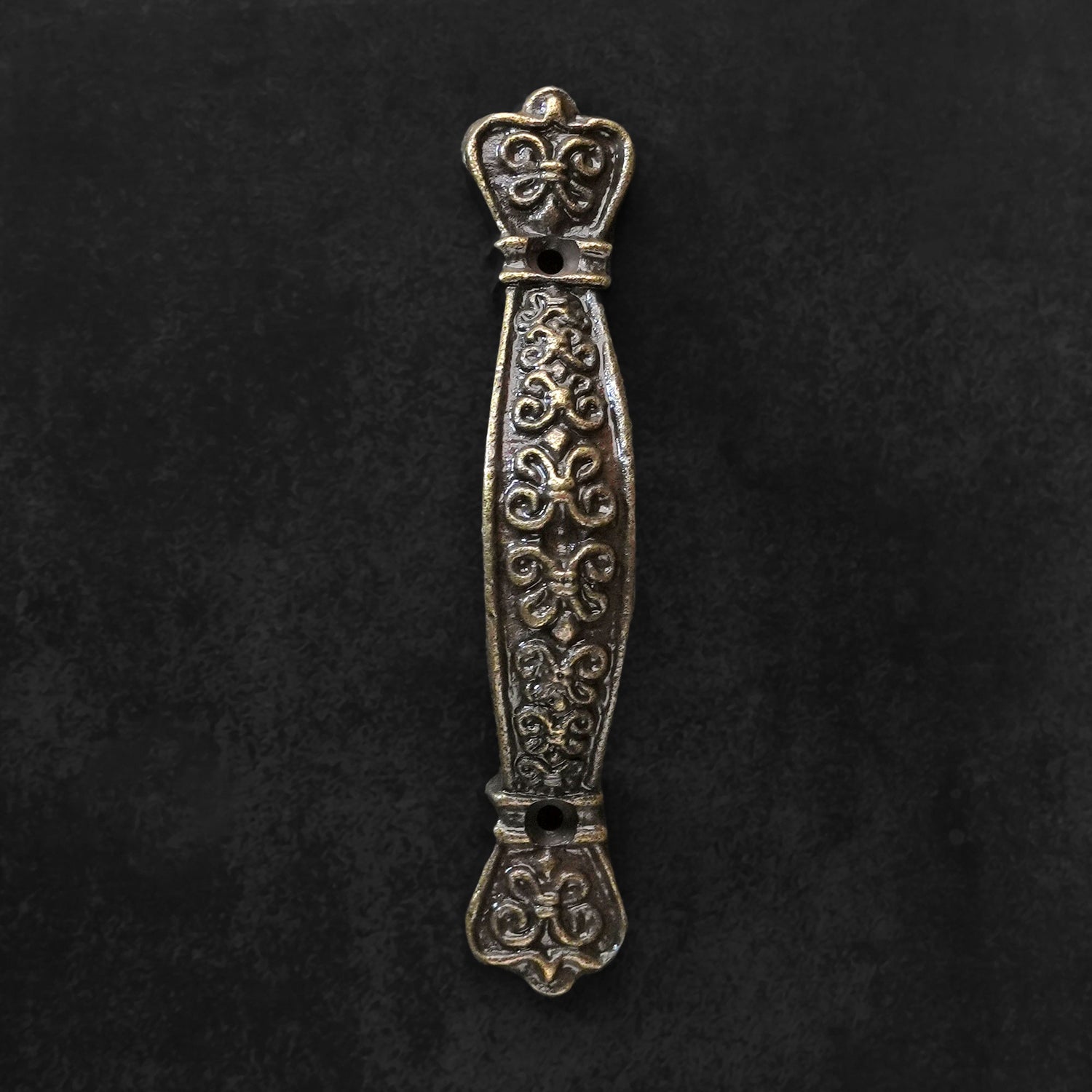 Heathcliff Antique Cabinet Wardrobe Handle Pull