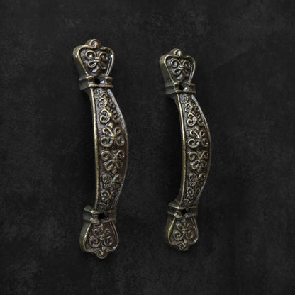 Heathcliff Antique Cabinet Wardrobe Handle Pull