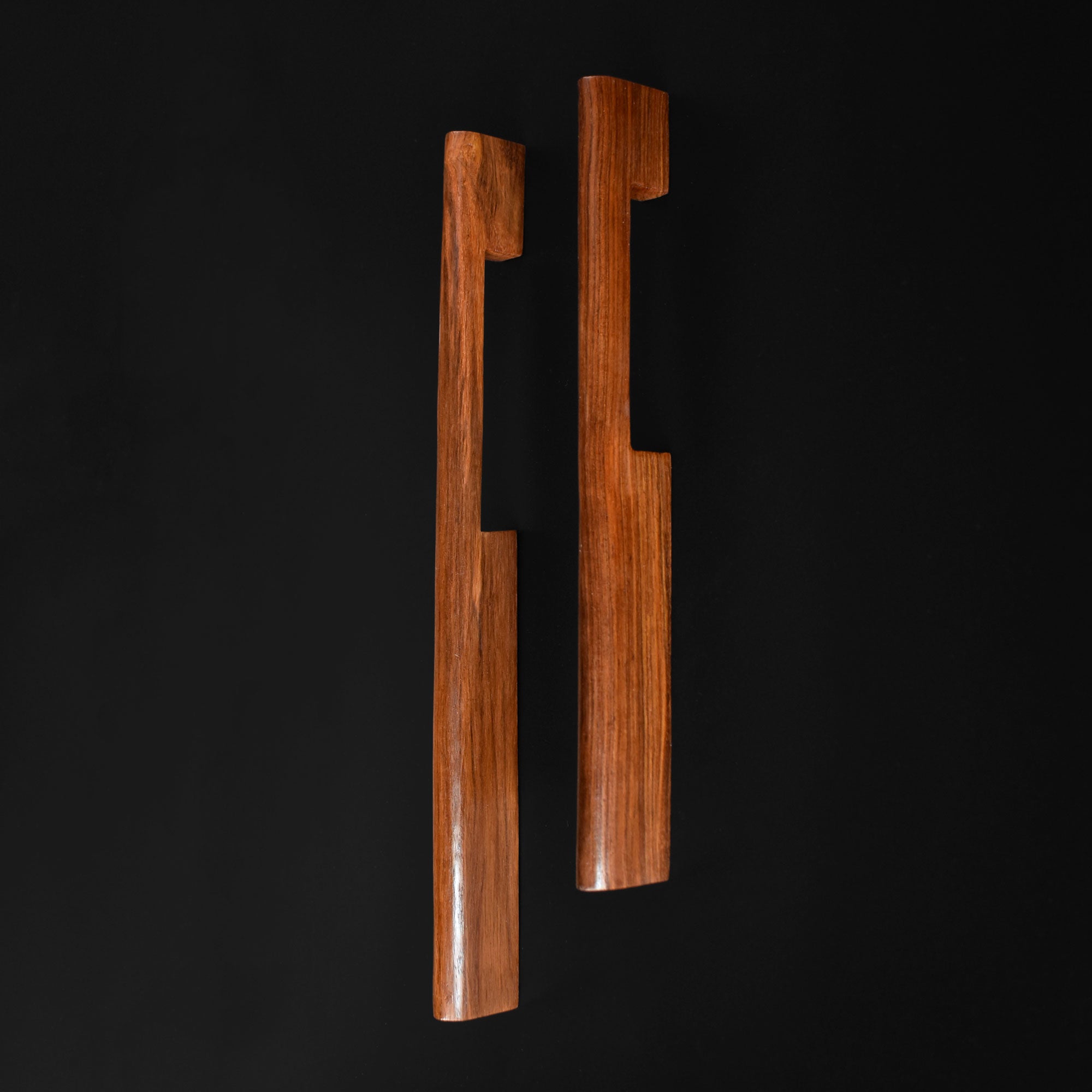 Isleworth Sleek Wooden Wardrobe Cupboard Handle