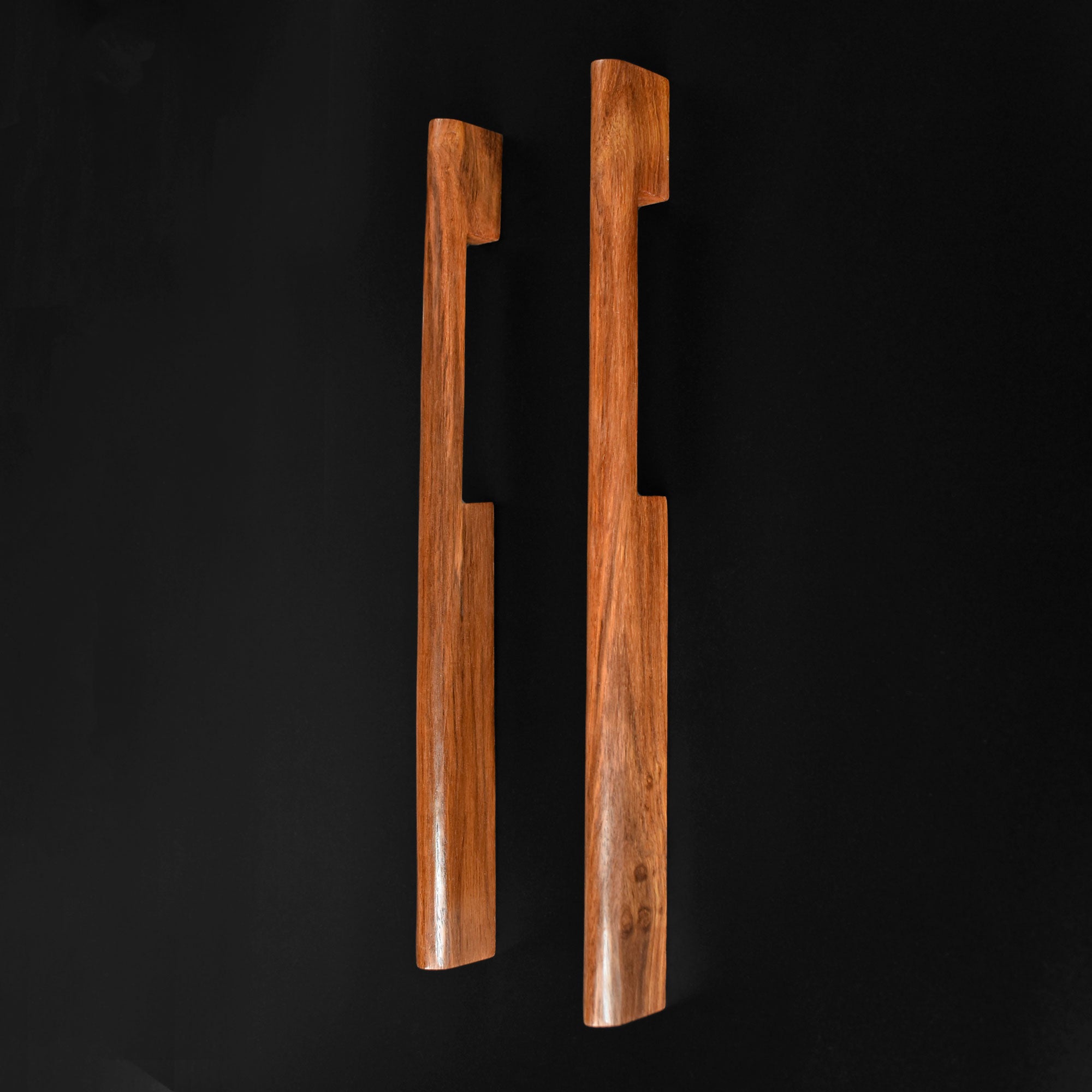 Isleworth Sleek Wooden Wardrobe Cupboard Handle