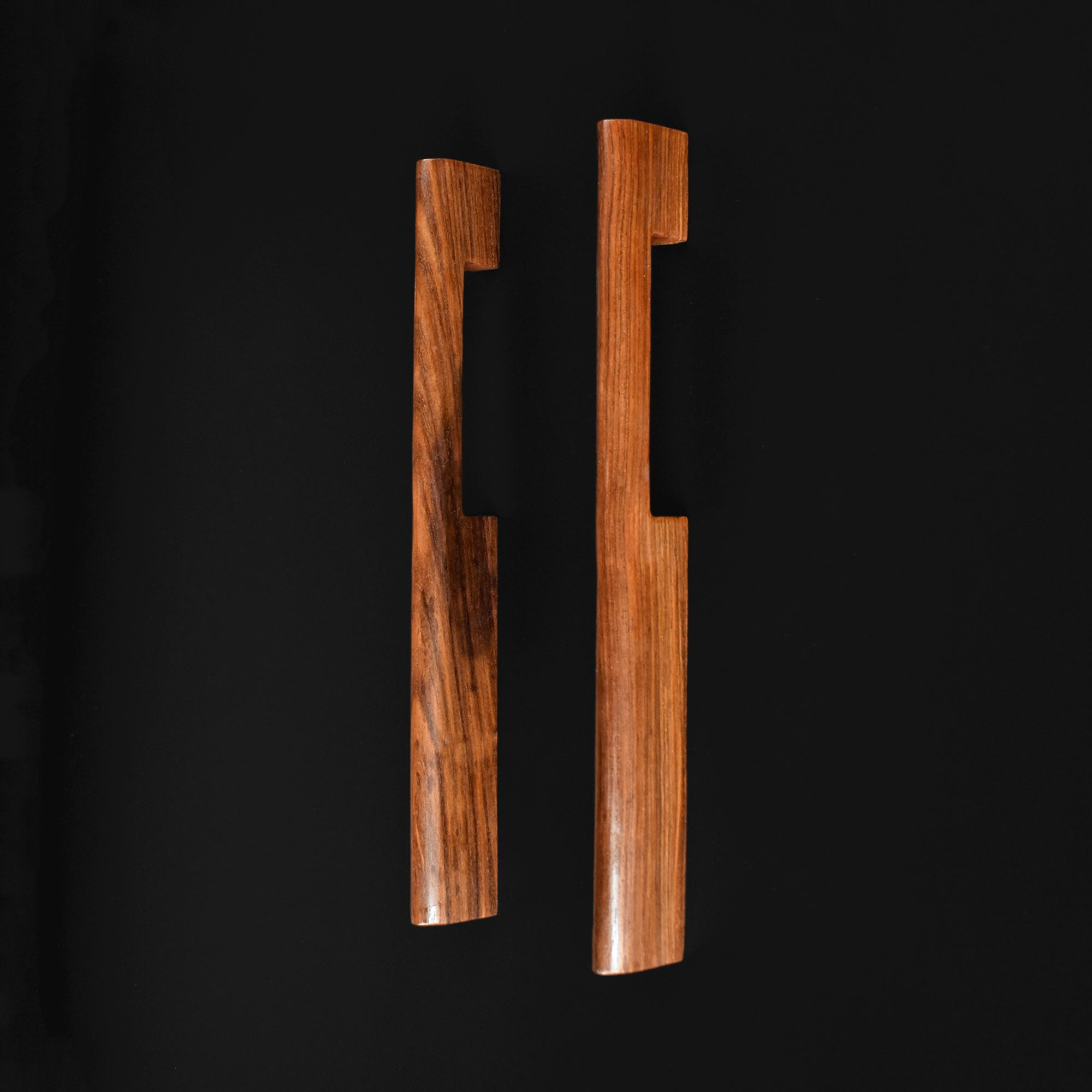 Isleworth Sleek Wooden Wardrobe Cupboard Handle