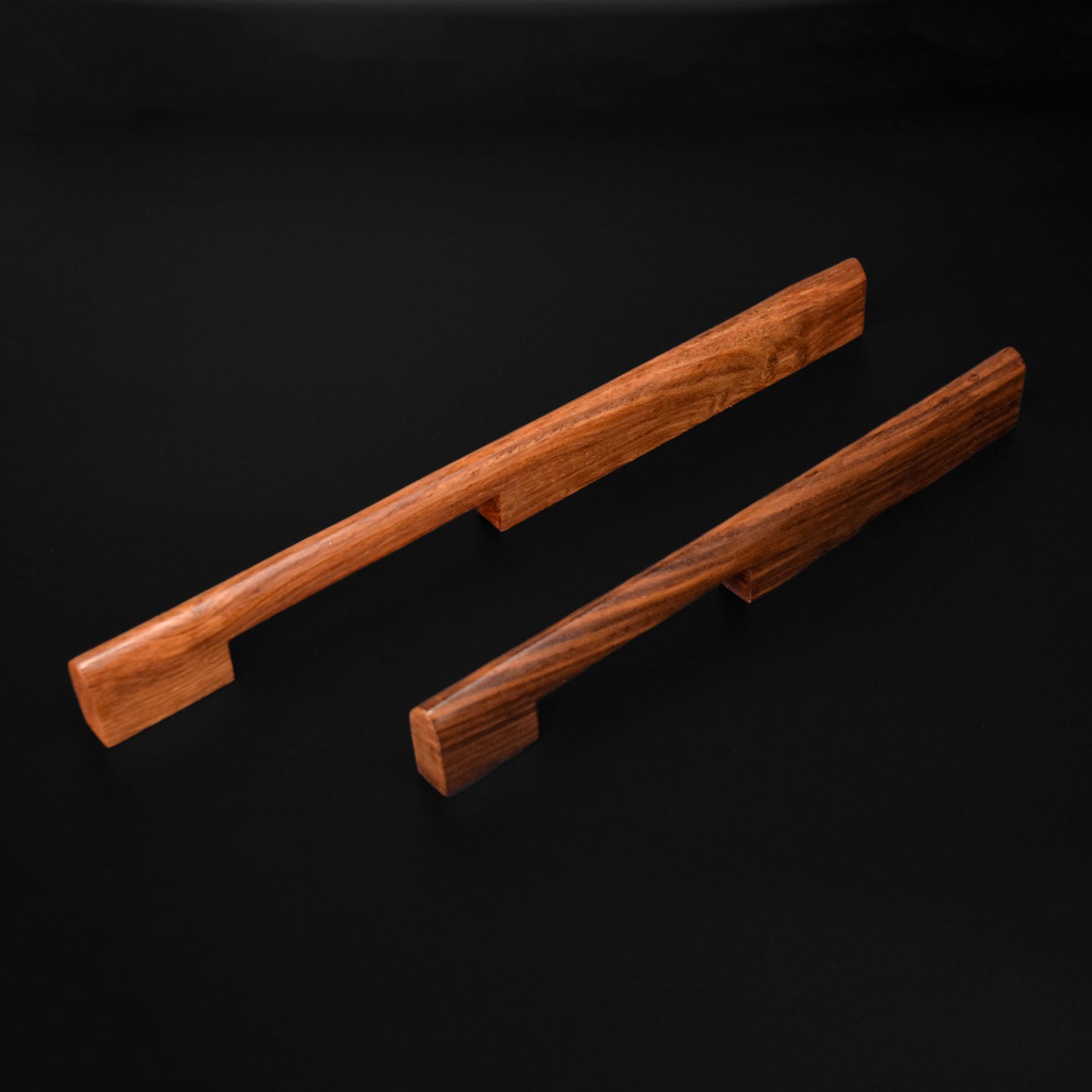 Isleworth Sleek Wooden Wardrobe Cupboard Handle