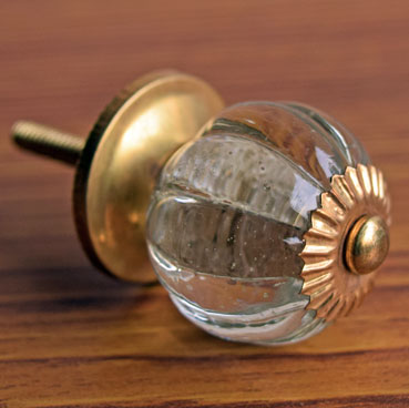 Sarang Round Wedged Glass Cabinet Door Knob and Pull