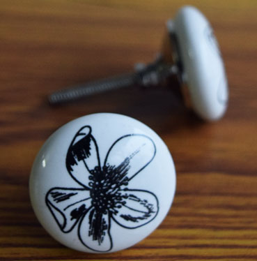 Black Bat Flower Ceramic Cupboard Door Knob