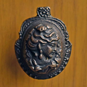 Octavia Pendant Victorian Cabinet Drawer Knob